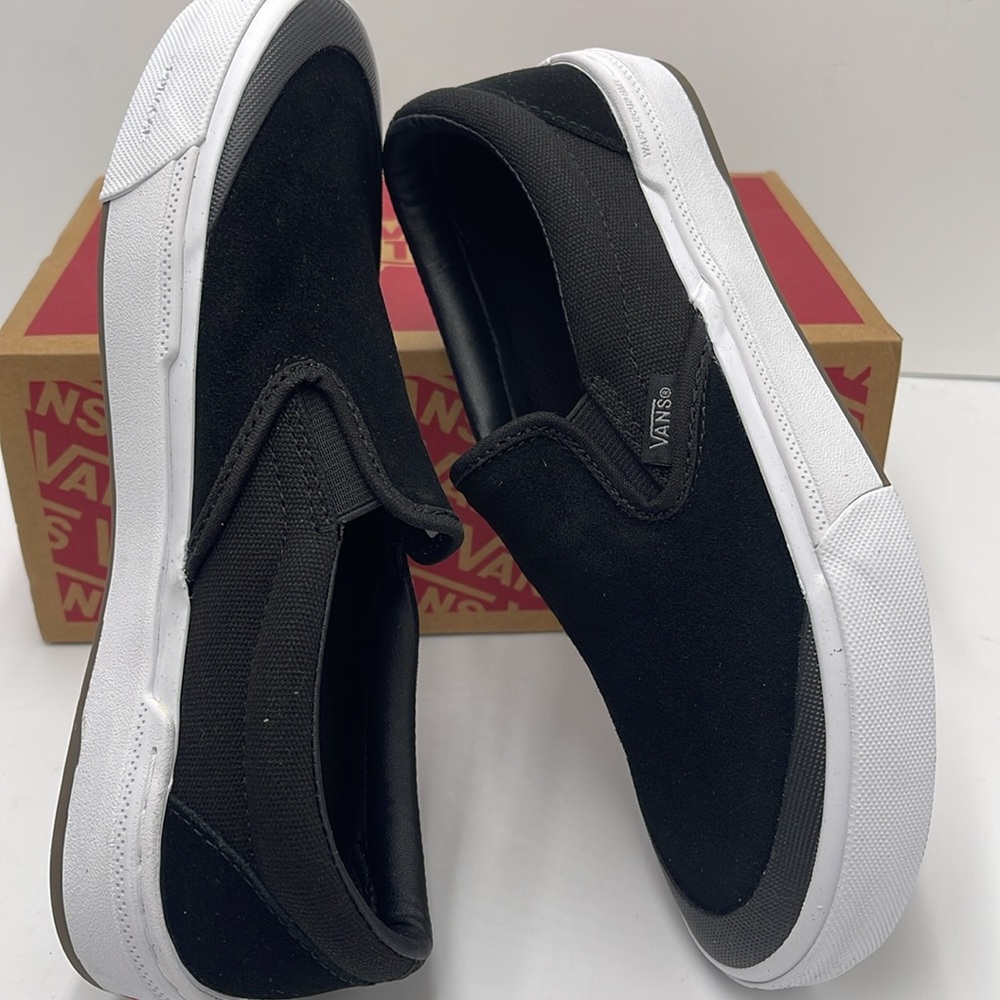 Vans WMNS Bmx Slip-On Black/Gray/White
VN0A5JIS9BG Sneakers - Picture 10 of 16